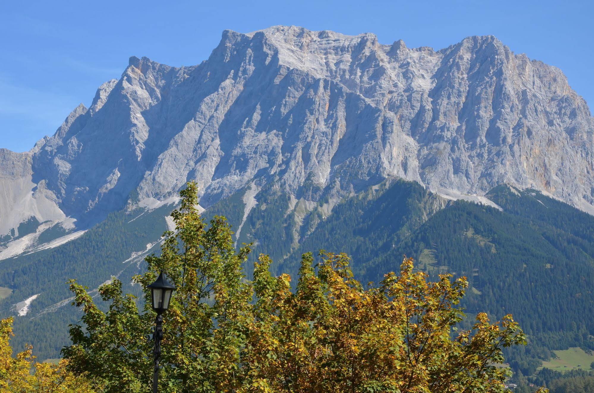 Sporthotel Zugspitze Lermoos Exterior foto